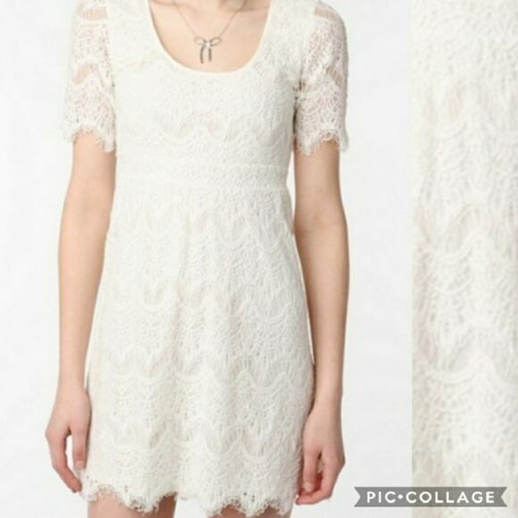 Pins and Needles Urban Out fitters Ivory Lace Short Sleeve Party Dress Size L - Picture 2 of 11